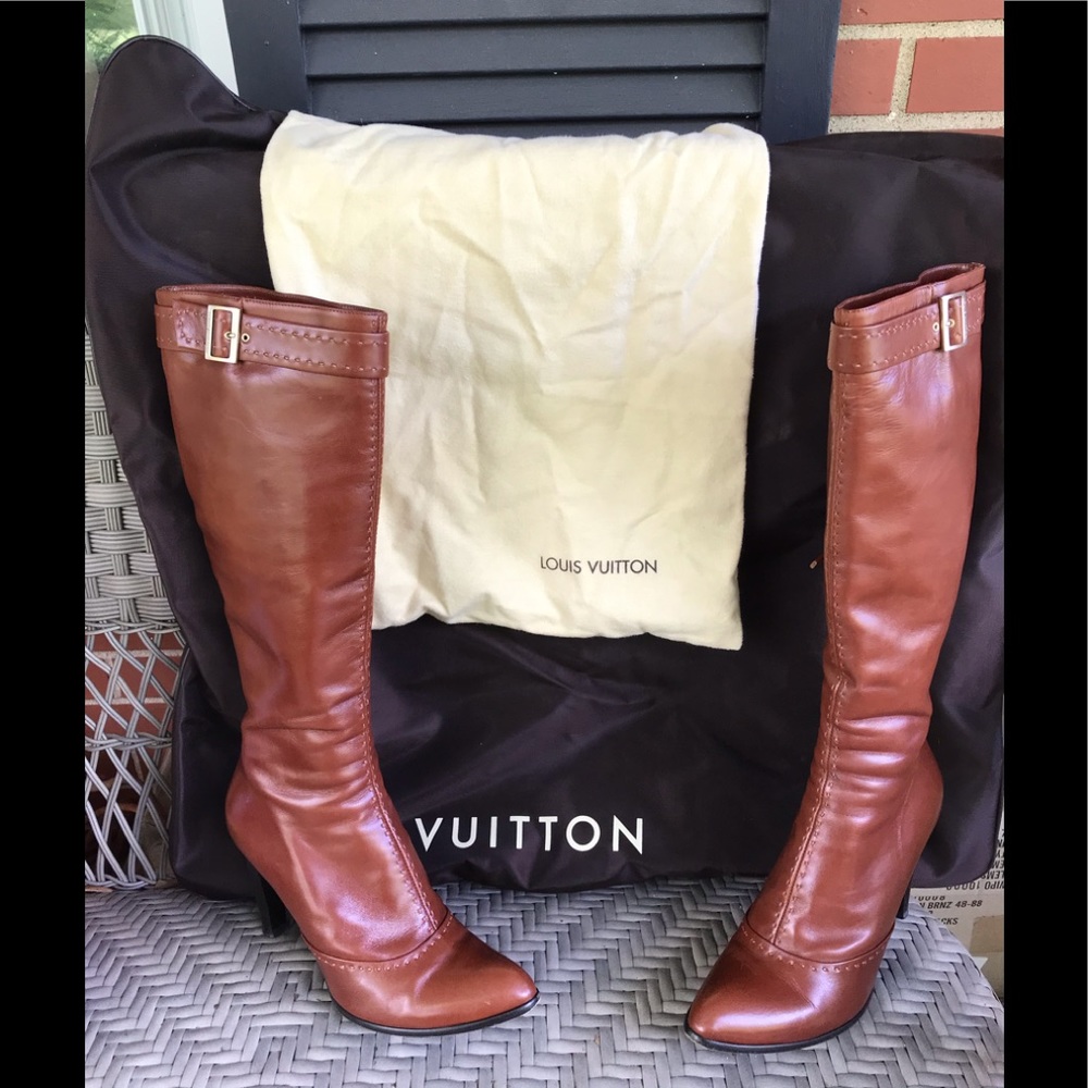 BEAUTIFUL LOUIS VUITTON SOFT KNEE HIGH BOOT 9.5